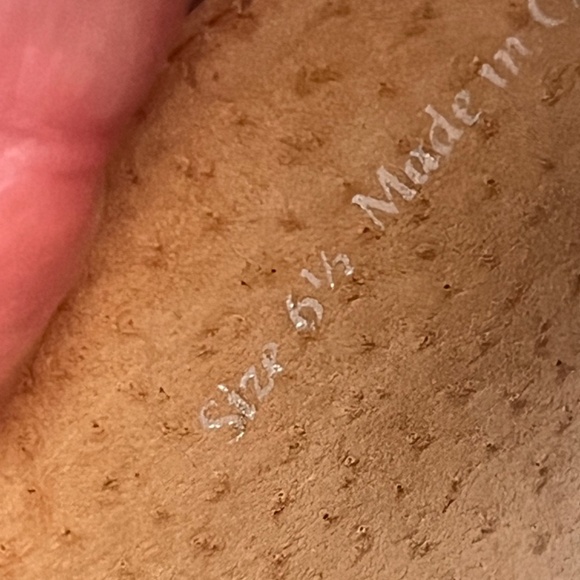 NEW Dolce Vita Gold Sandals - Picture 11 of 16